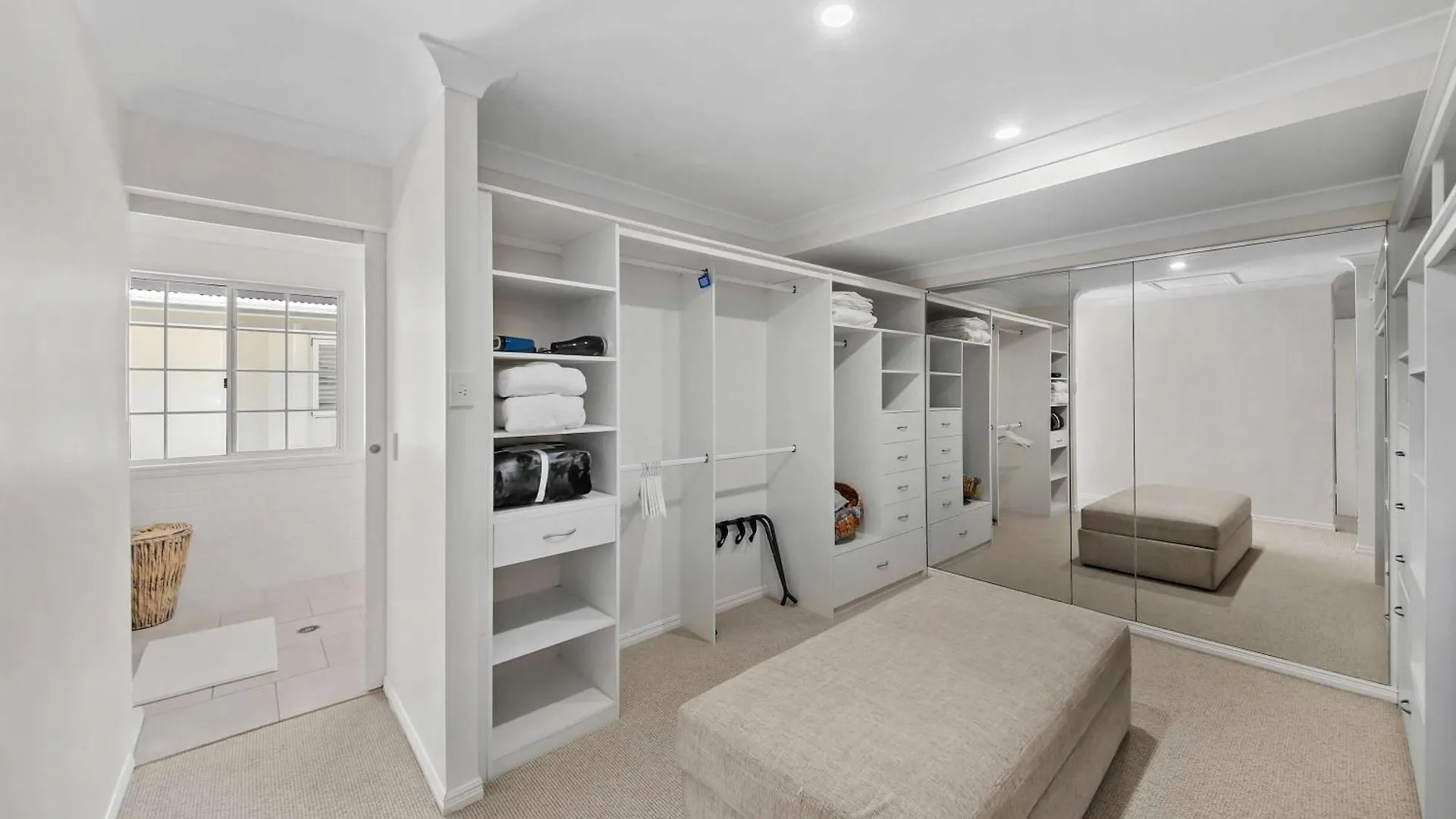 The Pacific - Absolute Beachfront In Buddina 0*,  Australia