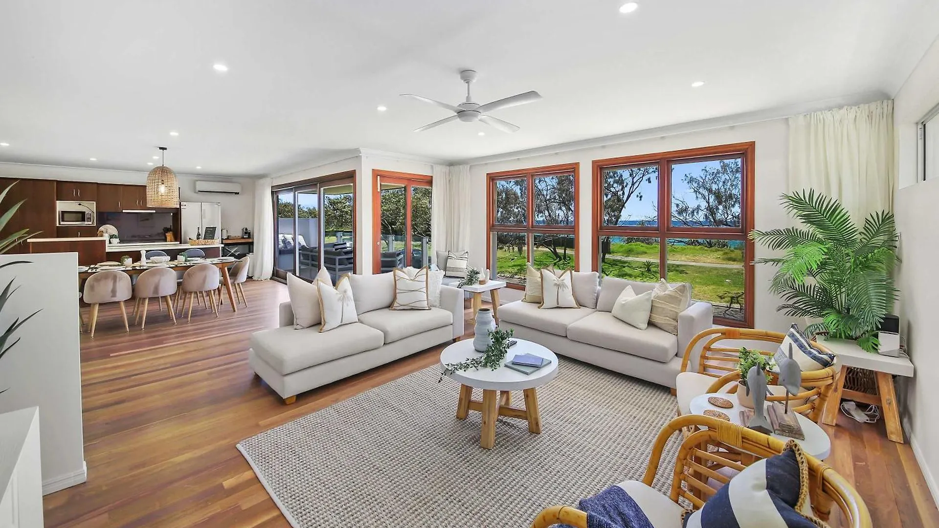 The Pacific - Absolute Beachfront In Buddina 0*,