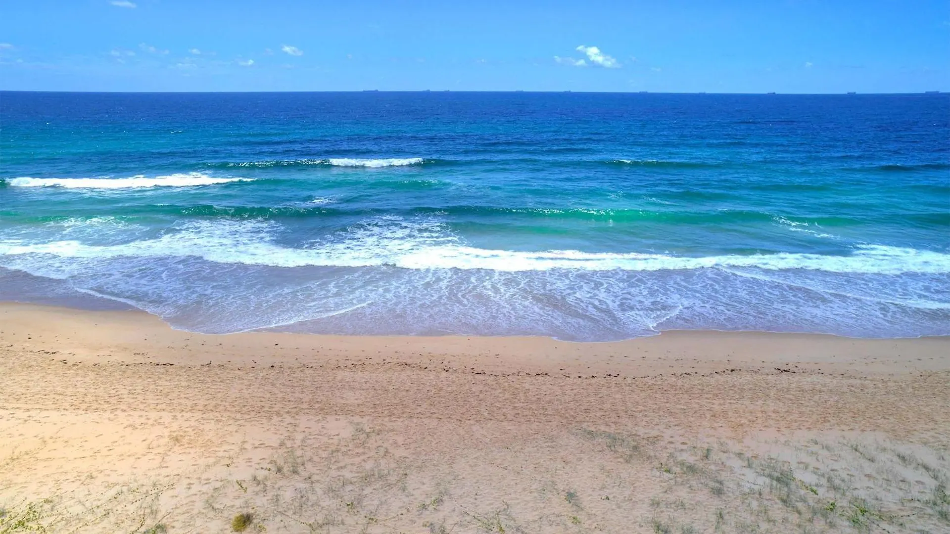 The Pacific - Absolute Beachfront In Buddina Holiday home