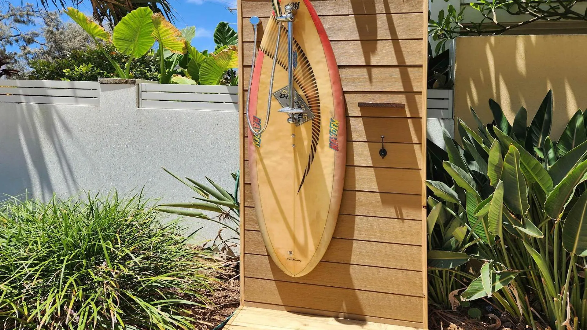 Holiday home The Pacific - Absolute Beachfront In Buddina